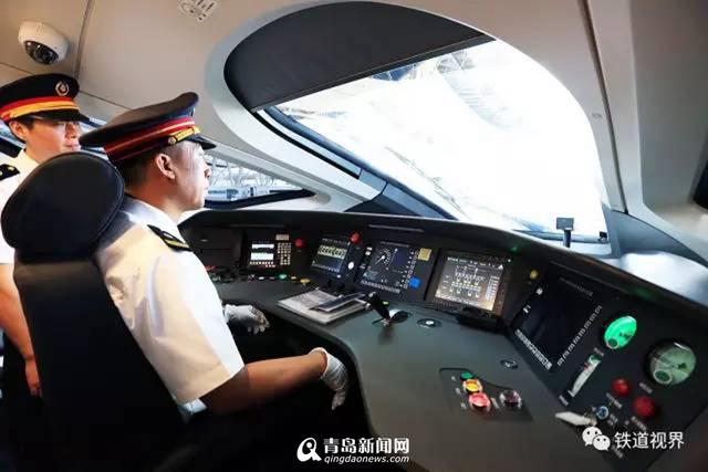 高清:复兴号动车组靓图大放送 内外兼修颜值高