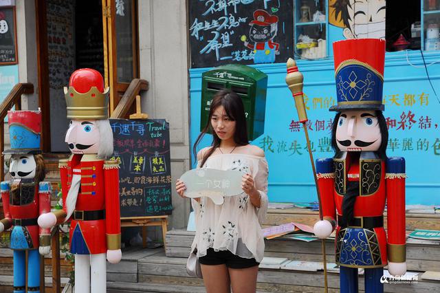 高清：青岛有条老街文艺青年最爱 夏天来浪吧