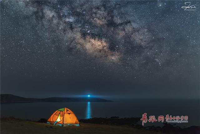 青岛现神秘银河拱桥 浩瀚星空美得令人窒息！