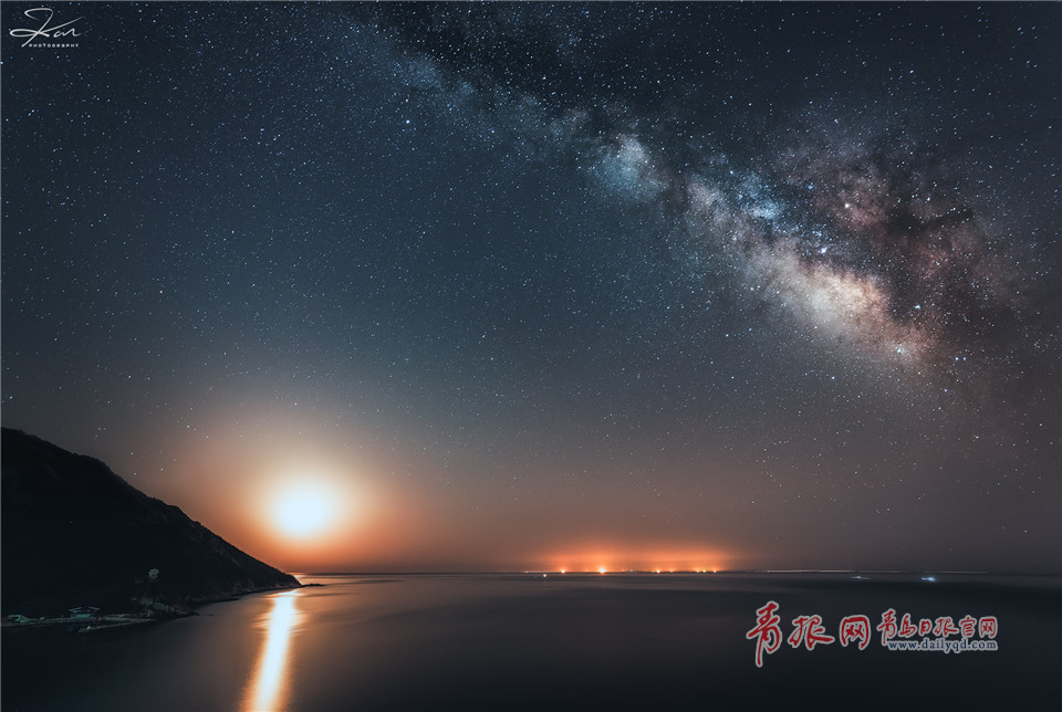 青岛现神秘银河拱桥 浩瀚星空美得令人窒息！