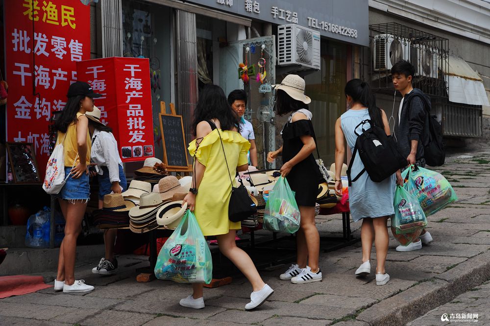 高清：夏天逛逛青岛老城区 这么玩你看怎么样