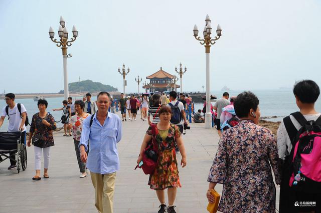 高清：夏天逛逛青岛老城区 这么玩你看怎么样