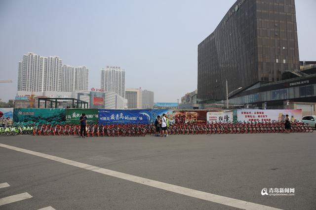 【畅安青岛】李沧交警清理违章停放共享单车