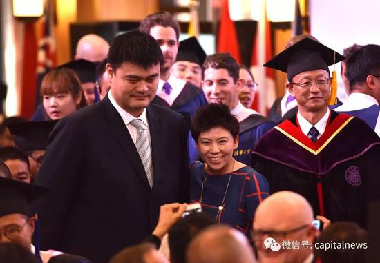 超牛学生今毕业 习近平奥巴马曾致信祝贺入学