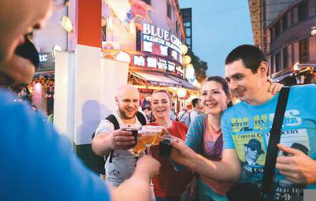 老外点赞中国社会治安：深夜敢出门 社会治理很中国 