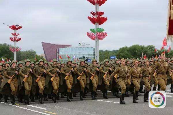 在这个国家独立日阅兵式上 最抢眼的是中国元素