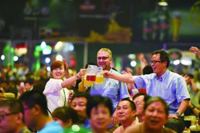 今年啤酒节8月4日开幕 黄晓明领哈 亮点抢先看