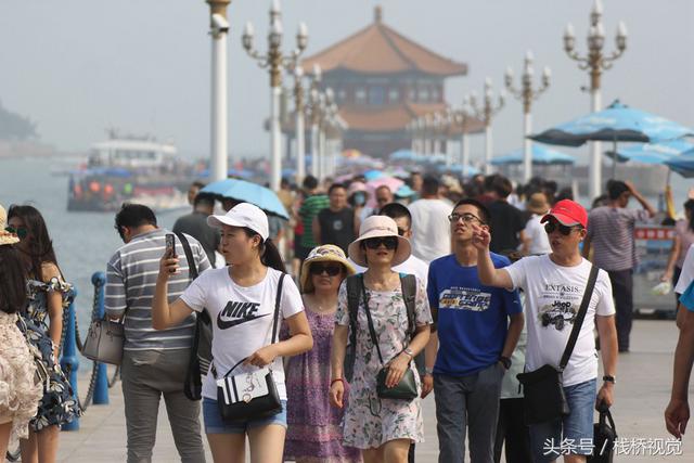 这8张图带你看来青岛到栈桥旅游有多火