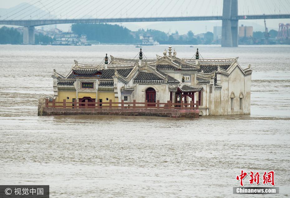 长江鄂州段超设防水位 观音阁基座被淹没