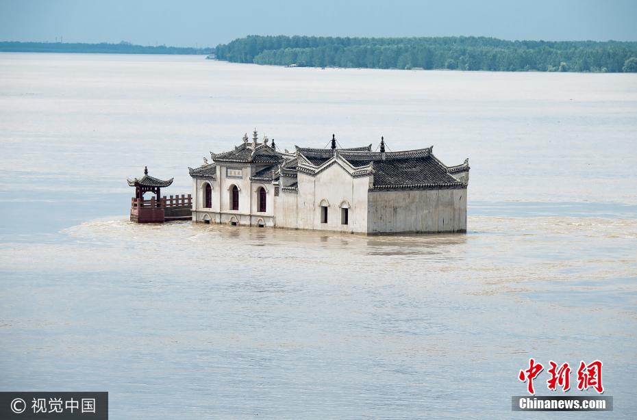 长江鄂州段超设防水位 观音阁基座被淹没