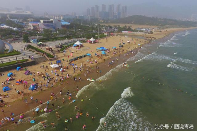 高温戏水享清凉 航拍石老人浴场壮观景象