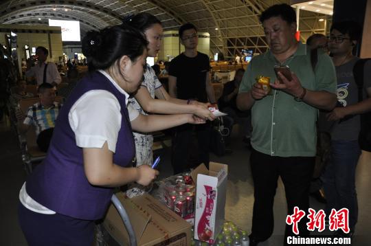 台风将登陆海南 约5000人因降雨滞留成都机场