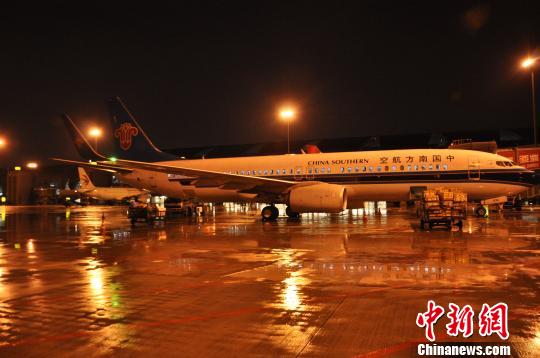 台风将登陆海南 约5000人因降雨滞留成都机场