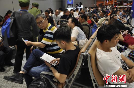 台风将登陆海南 约5000人因降雨滞留成都机场