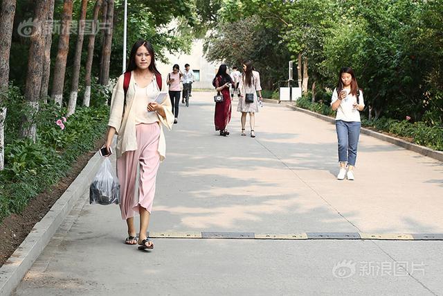 20岁东北嫩模：模特的脚是最丑的