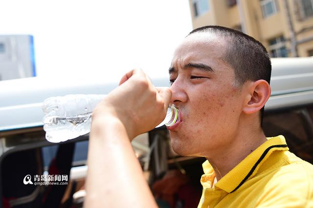 【新青年】90后空调安装工:衣服从白天湿到黑