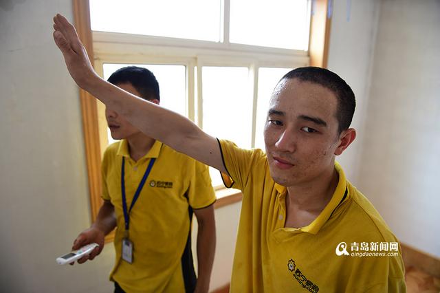 【新青年】90后空调安装工:衣服从白天湿到黑