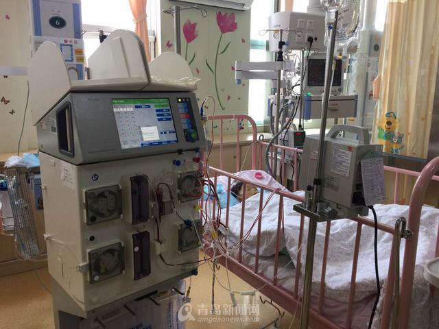 独家：2岁女童在青被毒蛇咬伤 抢救5天捡回命