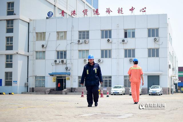 【青岛故事】青岛港冷库搬运工 穿着棉衣过夏