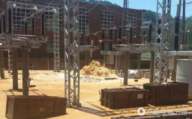 云南水冲云霄奇观：水冲出地面100多米(图)