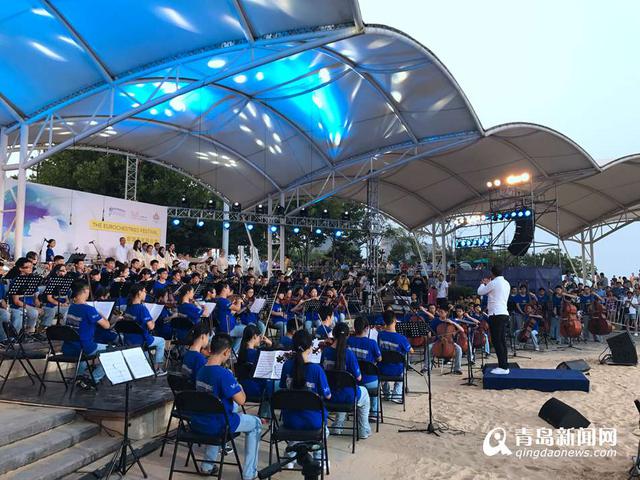 世界首支摩天轮交响乐在青岛西海岸奏响(组图)