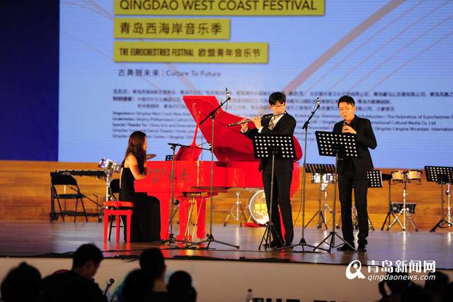 世界首支摩天轮交响乐在青岛西海岸奏响(组图)
