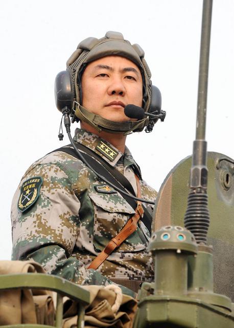 阅兵式震撼场面刷屏 这个山东汉子火了 阅兵式震撼场面刷屏 这个山东汉子火了