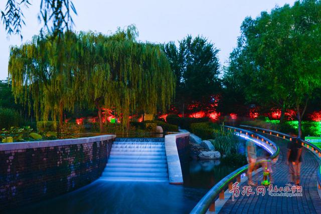 晚风沉醉夜凉如水 实拍李村河上游夜景(组图)