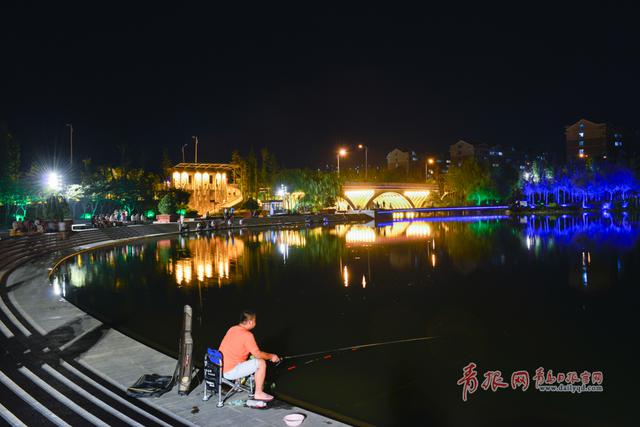 晚风沉醉夜凉如水 实拍李村河上游夜景(组图)