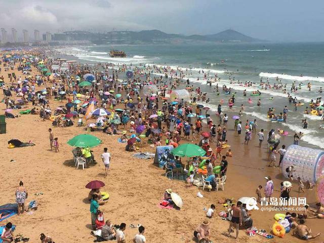 洗海澡喽! 青岛八大海水浴场7月迎客798万人次