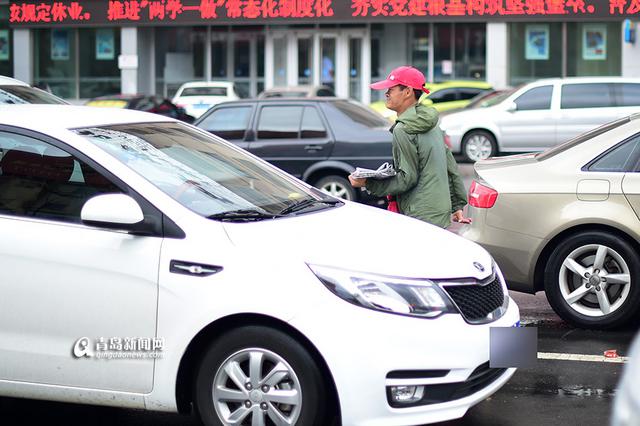 【青岛故事】报纸哥孙达帅：想让儿子过得好