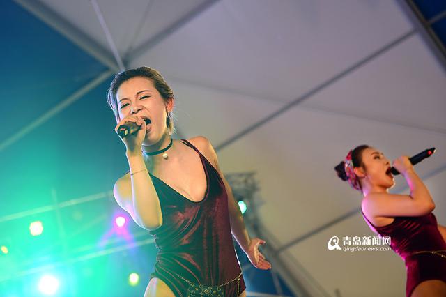 【新青年】啤酒节上的95后女团:我们相信会红