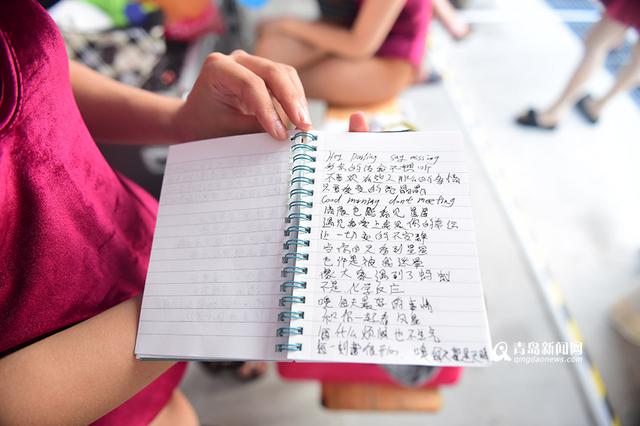 【新青年】啤酒节上的95后女团:我们相信会红