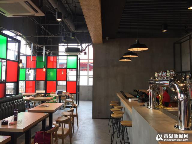 高清:逛崂山会场特色场馆 啤酒会客厅+VR大蓬