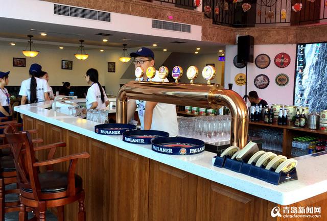 高清:逛崂山会场特色场馆 啤酒会客厅+VR大蓬