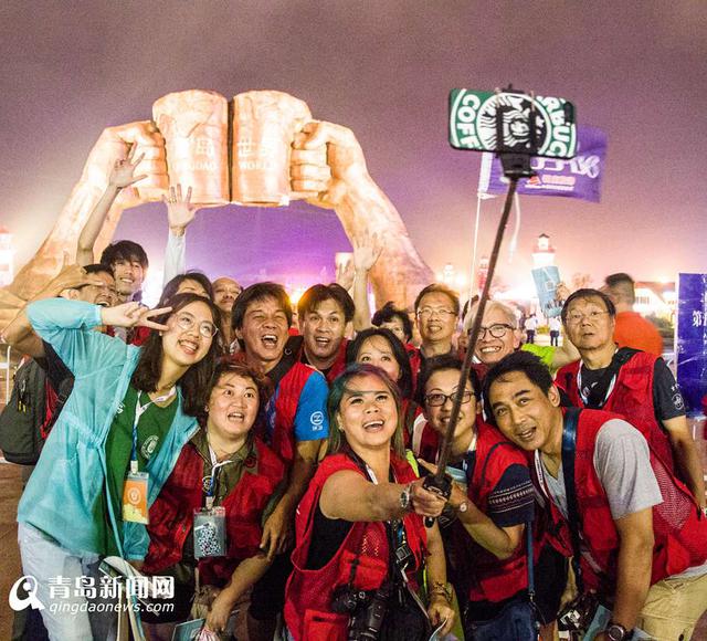 世界摄影大咖走进西海岸 聚焦青岛国际啤酒节