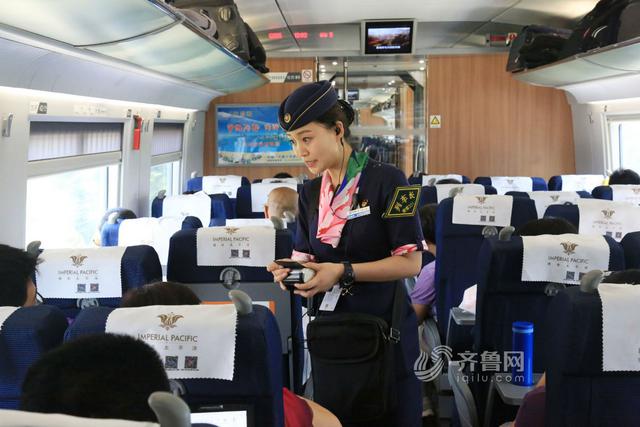 实拍青岛站进京高铁列车 一天内两度进京