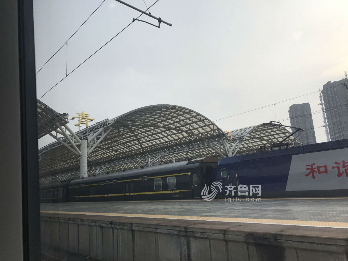 实拍青岛站进京高铁列车 一天内两度进京