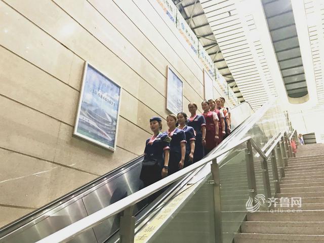 实拍青岛站进京高铁列车 一天内两度进京