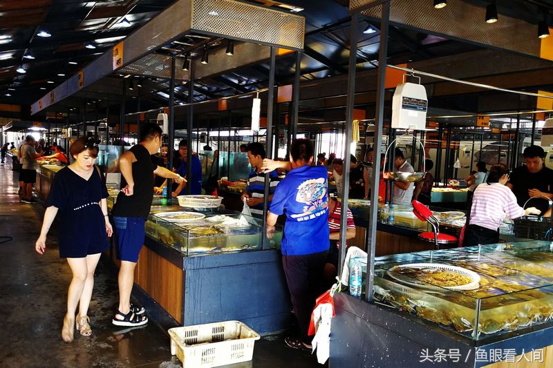 开海倒计时！一斤重外来大螃蟹占领青岛市场