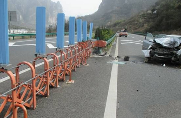 歌手谭赟与妻子遭车祸遇难 曾参加青歌赛