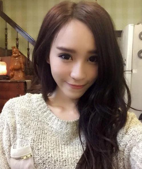 最美包子妹DIDI走红海量私照曝光 穿热裤秀出好身材