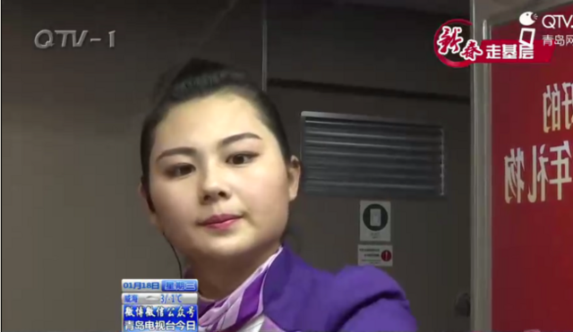 当90后高铁乘务员遇上春运:辛苦也光荣