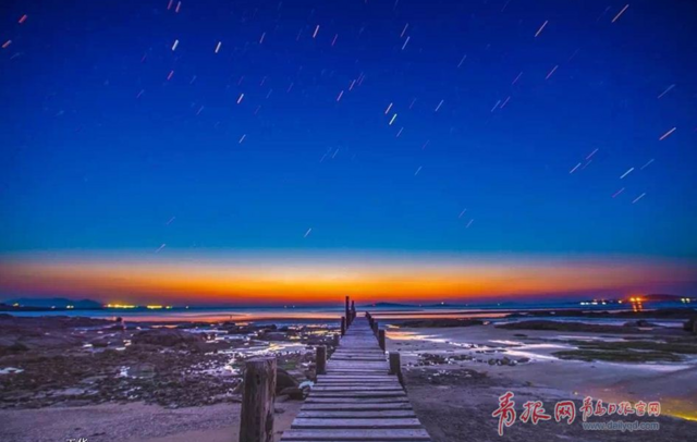 实拍仰口会场村断桥绝美星轨