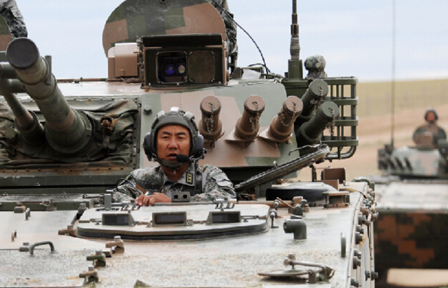 阅兵式震撼场面刷屏 这个山东汉子火了 阅兵式震撼场面刷屏 这个山东汉子火了